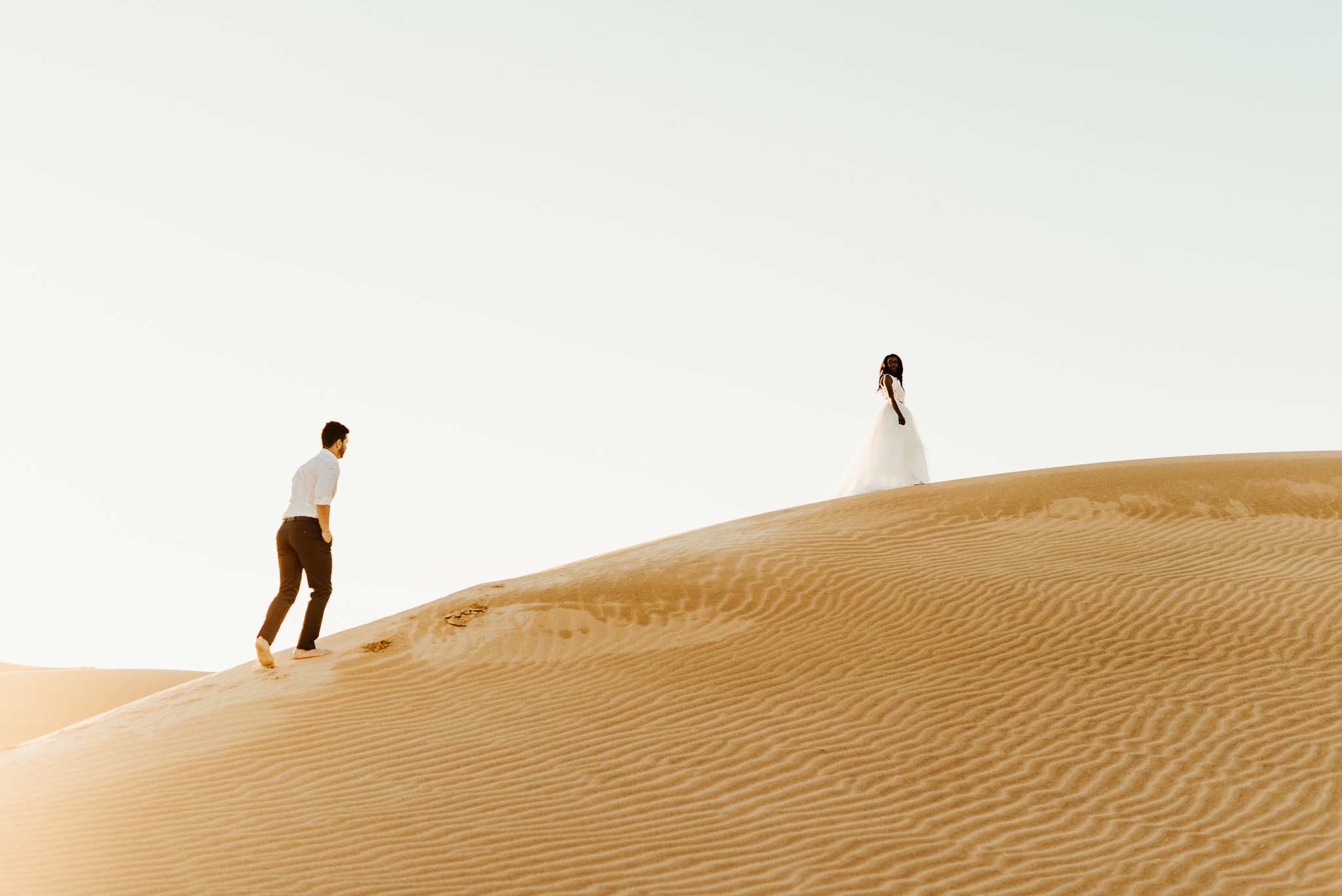 wedding couple at the dunes