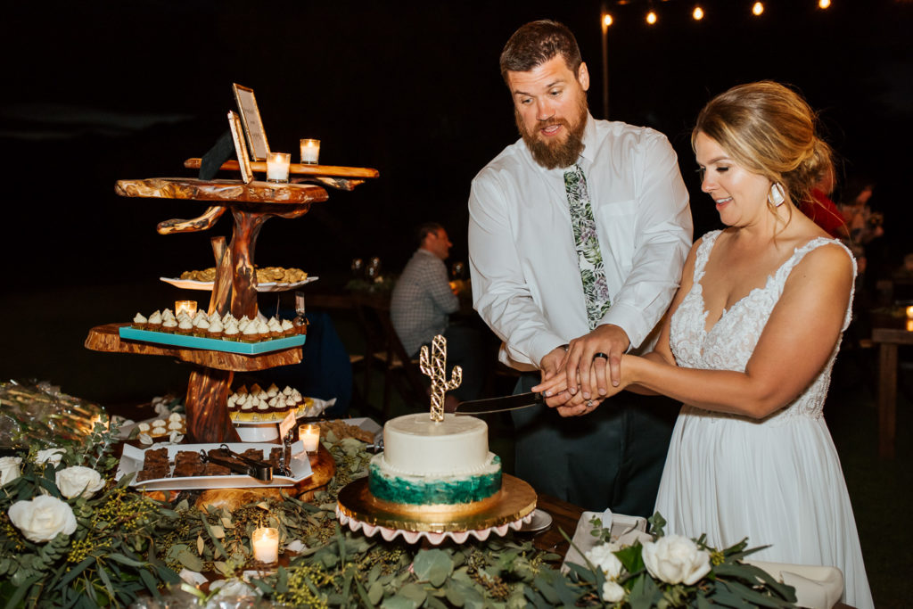wedding couple cutting cake