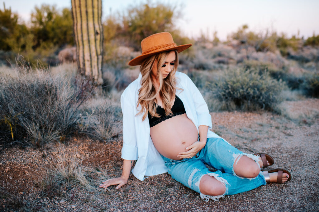 For a more casual look for what to wear for maternity photos, jeans and a button up are great!